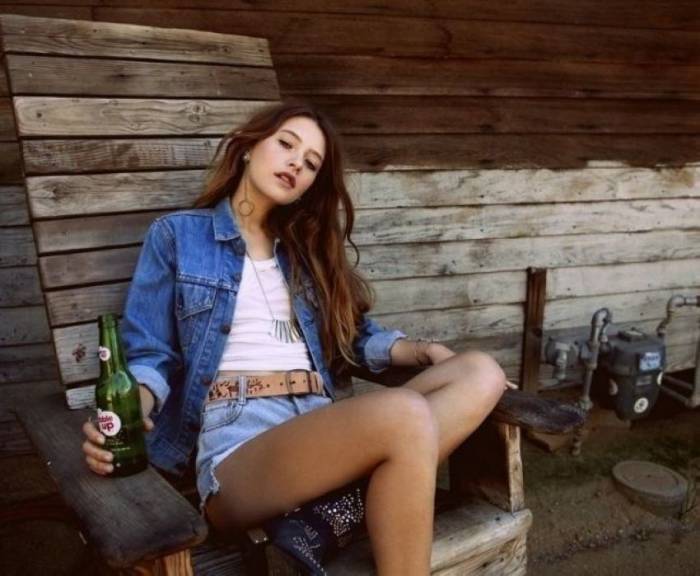 Девушки выбирают пиво.  картинки,позитив