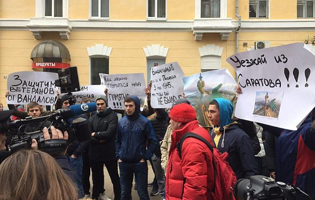 Разгневанные саратовчане едва не линчевали Навального в предвыборном штабе