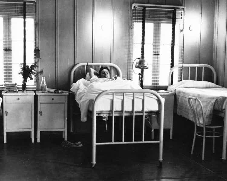 "Истерия": прописываем длительный постельный режим медицина прошлого, медицинские истории