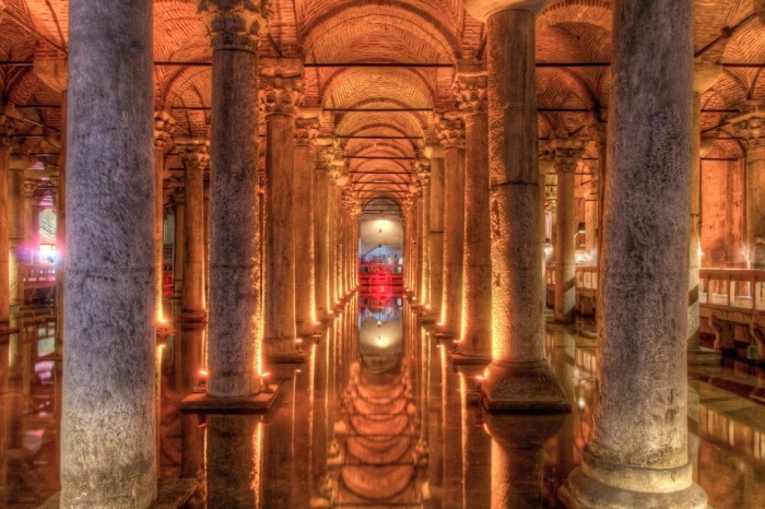 Цистерна Базилика – древний подземный резервуар для воды размером с огромный дворец культура,сооружения,Стамбул,Цистерна Базилика