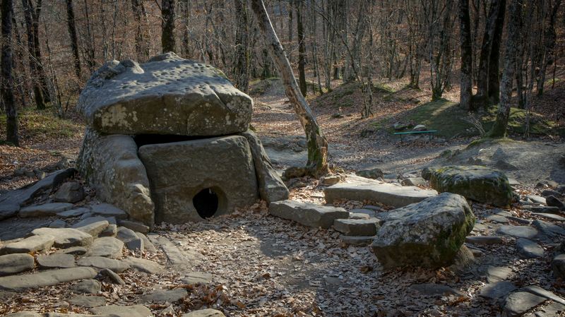 dolmen-table-stone-megalith-cultural-monument-historical-rock-1603463-pxhere.com.jpg