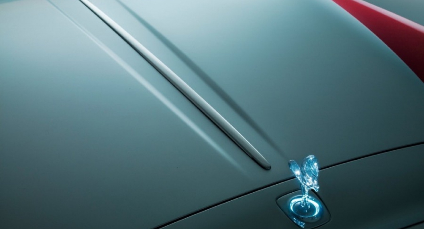 В России начались продажи электрического Rolls-Royce Spectre
