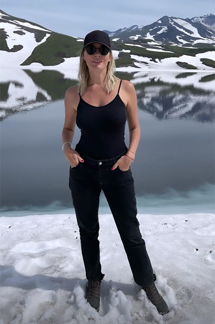 Встреча с аборигенами, гейзеры, вулкан, шаманы: Елена Летучая с мужем Юрием Анашенковым путешествует по Камчатке Встреча с аборигенами, гейзеры, вулкан, шаманы: Елена Летучая с мужем Юрием Анашенковым путешествует по Камчатке Звездные пары