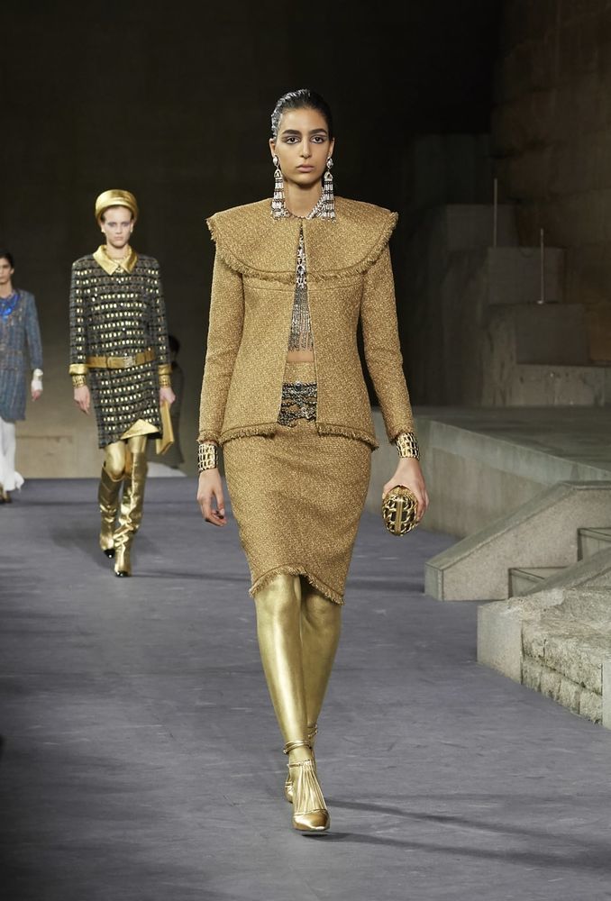 Chanel привез Египет в Сеул: Топ-17 нарядов показа Metiers d'Art 2018/19 Chanel привез Египет в Сеул: Топ-17 нарядов показа Metiers d'Art 2018/19 chanel,дизайнеры,коллекции,мода,мода и красота,стиль