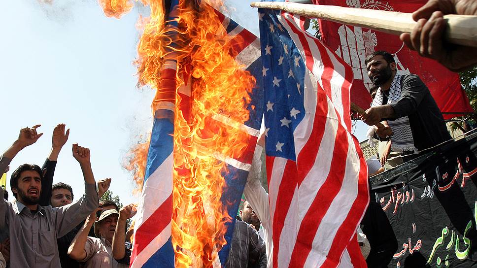 Сжигание британского и американского флага — банальная сцена для Тегерана