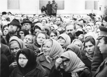 «Мы пробивались к церкви через кордон милиции»: священники о том, как они в первый раз оказались в храме