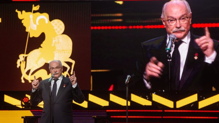 НИКИТА МИХАЛКОВ ПРИЗВАЛ РУССКИХ ОЧНУТЬСЯ. ИНАЧЕ БУДЕТ ПОЗДНО