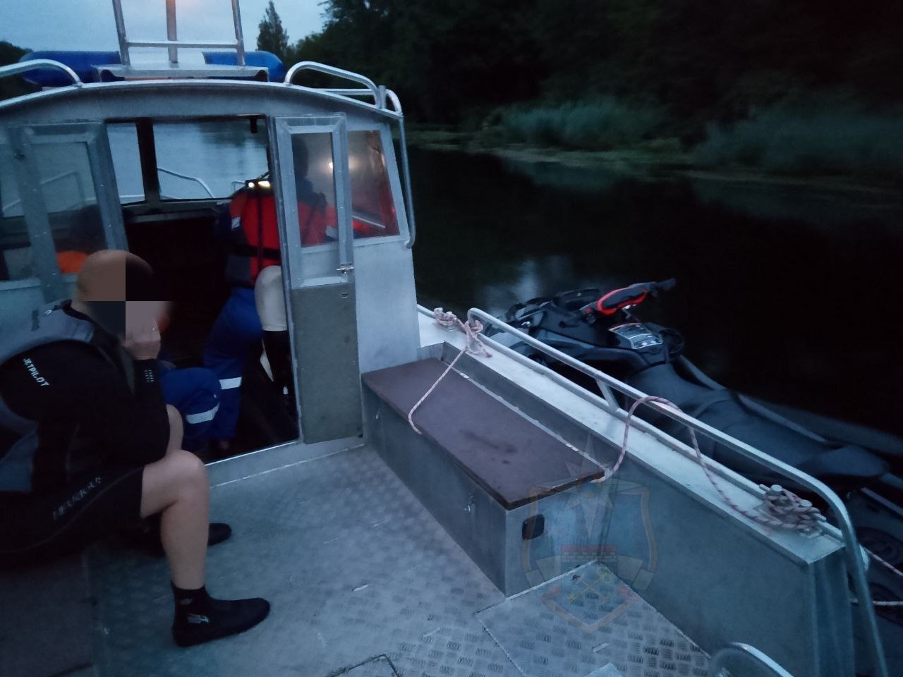 Спасатели помогли застрявшему в Новоладожском канале гидроциклисту