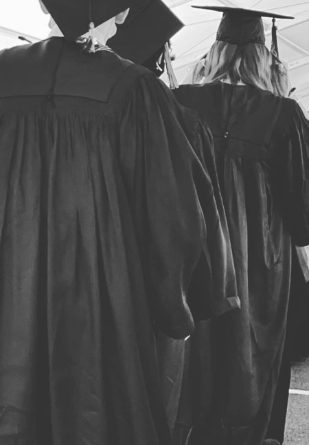 Лиза Кудроу, Сара Джессика Паркер и другие звездные родители отпраздновали выпускной своих детей Лиза Кудроу, Сара Джессика Паркер и другие звездные родители отпраздновали выпускной своих детей Дети,Дети знаменитостей