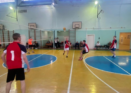 В Ростовской области прошли соревнования среди военно-патриотических клубов по волейболу в рамках II юнармейских спортивных игр