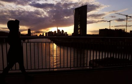 The European Central Bank (ECB) and the skyline with its financial district are photographed during sunset as the spread of the coronavirus disease (COVID-19) continues in Frankfurt, Germany, April 13, 2021. REUTERS/Kai Pfaffenbach
