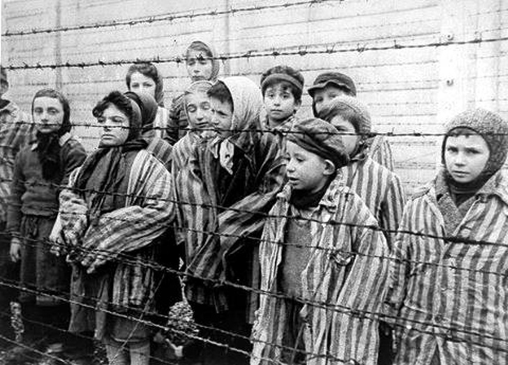 История близняшек, которые перенесли эксперименты доктора Менгеле в Освенциме и остались живы