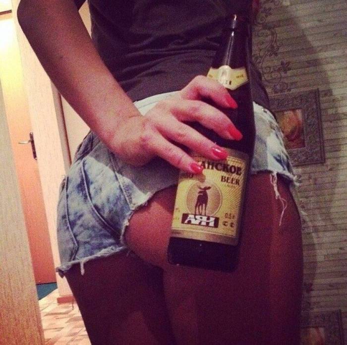 Девушки выбирают пиво.  картинки,позитив