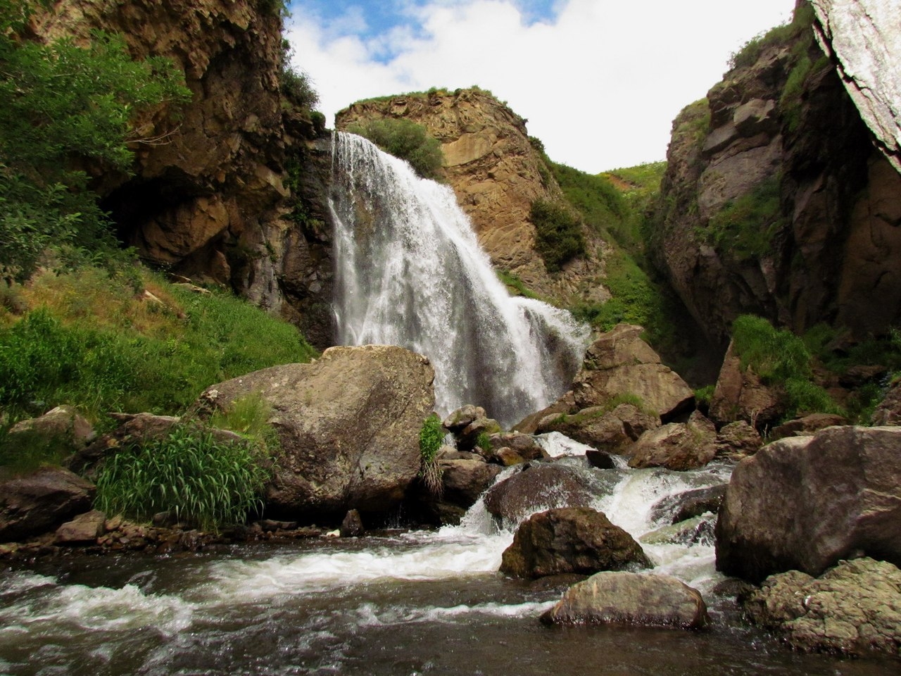 Водопад армении фото