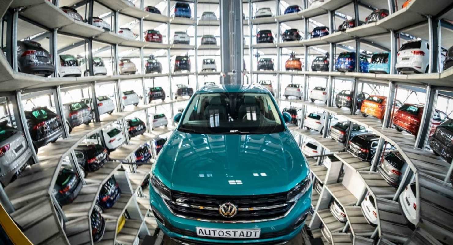 Автоконцерн Volkswagen сократит сотрудников в Германии для оптимизации затрат Автомобили