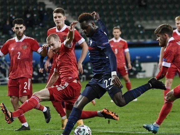Молодежная сборная России уступила Франции на Евро-2021 по футболу