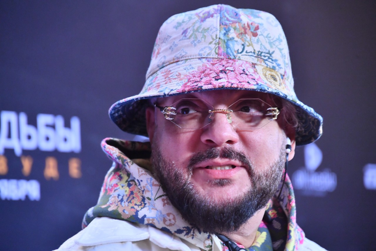 Как называется песня мотив. Музыка название. Вот новый поворот текст. Слова песни поворот. Композитор пьесы камаринская.