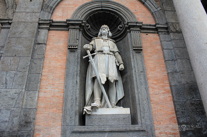 Танкред де Готвиль, первый король в Италии.