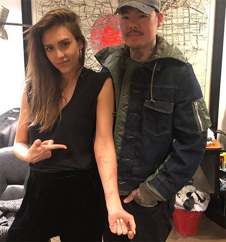 Имя - это скучно: Джессика Альба, Анджелина Джоли и другие звезды, сделавшие необычные тату в честь своих детей Имя - это скучно: Джессика Альба, Анджелина Джоли и другие звезды, сделавшие необычные тату в честь своих детей Дети / Дети знаменитостей