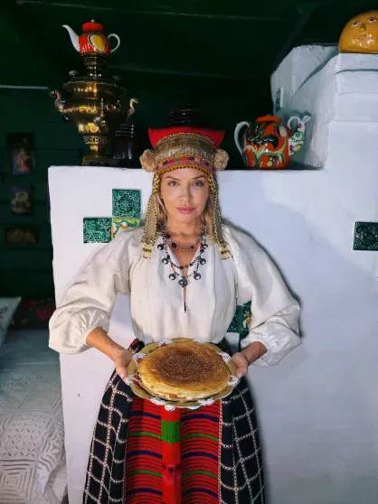 Блины с красной икрой и народные костюмы: как Яна Рудковская, Виктория Шелягова, Оксана Самойлова и Наталья Давыдова отмечают Масленицу instagram (инстаграм),социальная сеть,анджелина боня,викторий боня,Виктория Шелягова,г,Москва [1405113],григория добрыгина,Екатерина Волкова,Ксения Пунтус,Наталья Давыдова,Наталья Подольская,Никита Михалков,Оксана Самойлова,полина подплетенная,Яна Рудковская