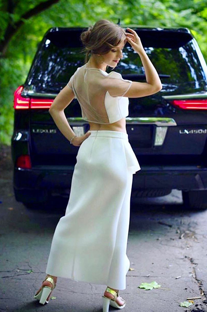 В сети обсуждают возможную помолвку Лизы Арзамасовой и Ильи Авербуха Звездные пары