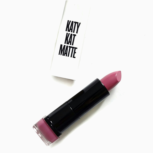 Katy Kat американской марки Cover Girl Названы лучшие <br> бьюти продукты 2016 года