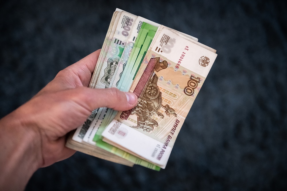Жителям Скадовска выдают денежную помощь из России