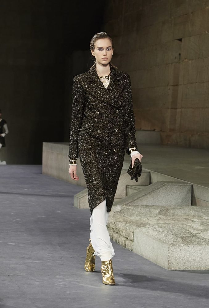 Chanel привез Египет в Сеул: Топ-17 нарядов показа Metiers d'Art 2018/19 Chanel привез Египет в Сеул: Топ-17 нарядов показа Metiers d'Art 2018/19 chanel,дизайнеры,коллекции,мода,мода и красота,стиль