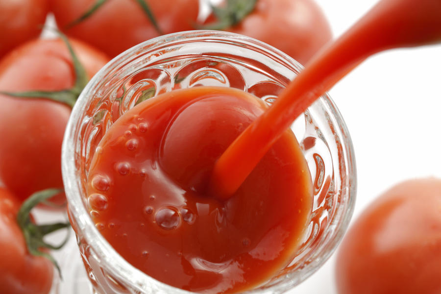 Как заготовить томатный сок без соковыжималки