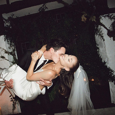 Ариана Гранде показала снимки со своей тайной свадьбы Звездные пары