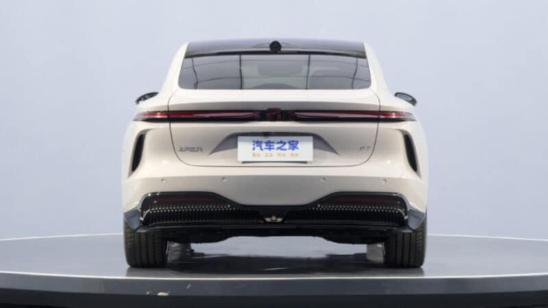 Rising Auto F7 от SAIC выпущен в Китае со сменными батареями. Стоимость от 30 500 долларов США