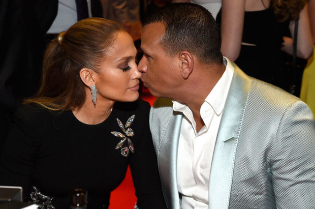 Итоги года — 2018: самый сладкий поцелуй Итоги года — 2018: самый сладкий поцелуй звездные пары