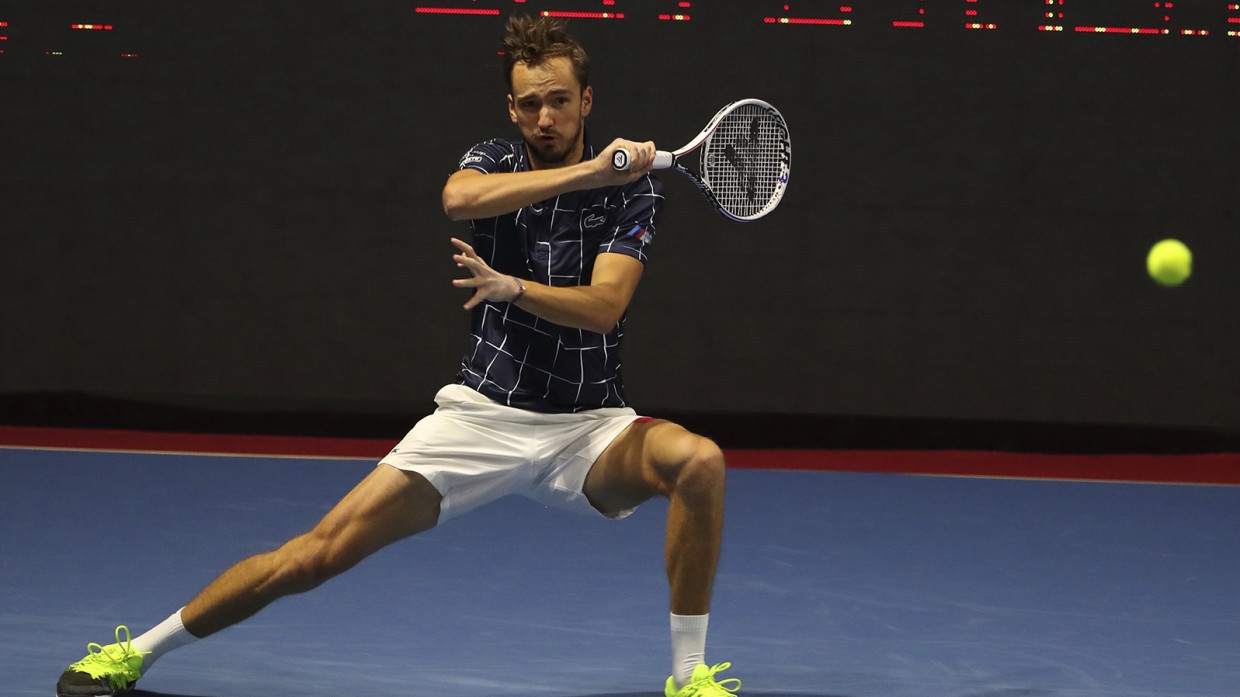 Медведев обыграл Нагала и вышел в третий круг теннисного турнира на ОИ