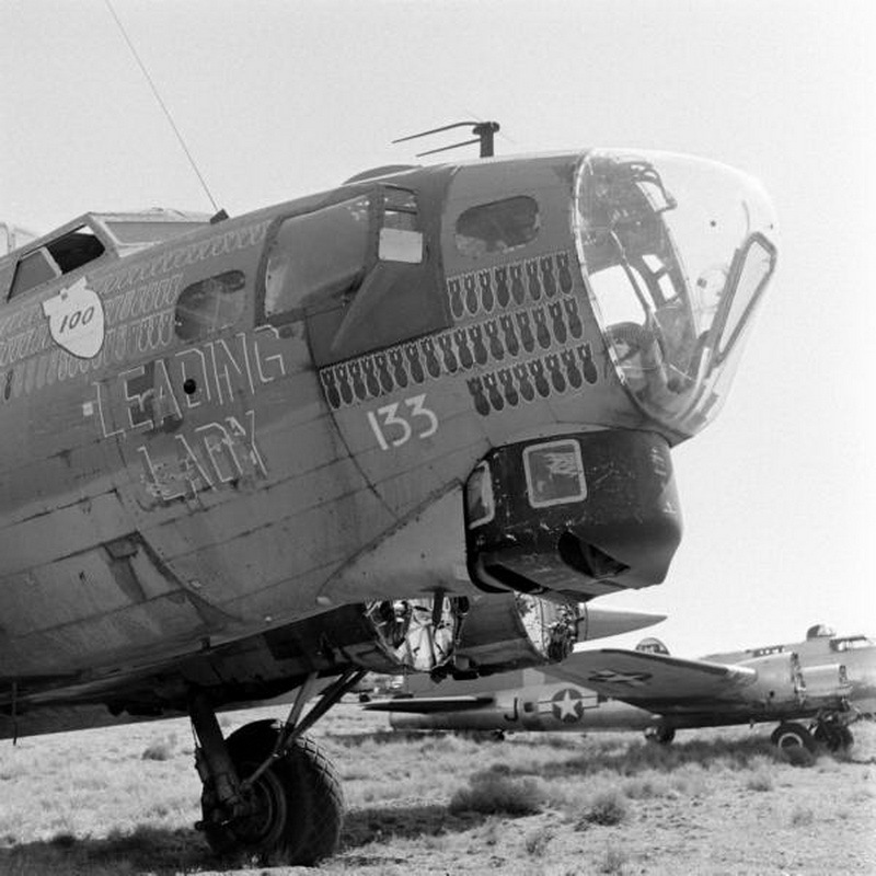 ​B-17 Flying Fortress «Leading Lady» на аэродроме Кингмен. airplanesofthepast.com - Цифры Warspot: 5500 самолётов  | Warspot.ru