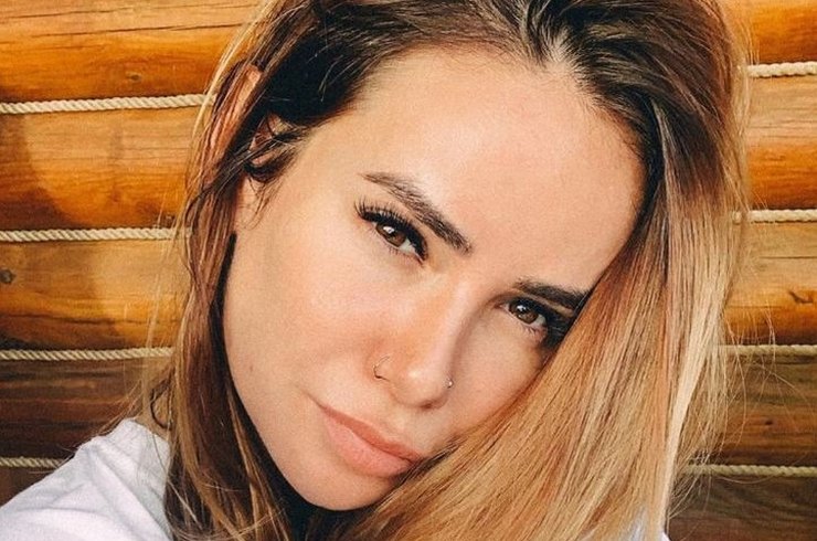Айза Анохина отметила 35-летие