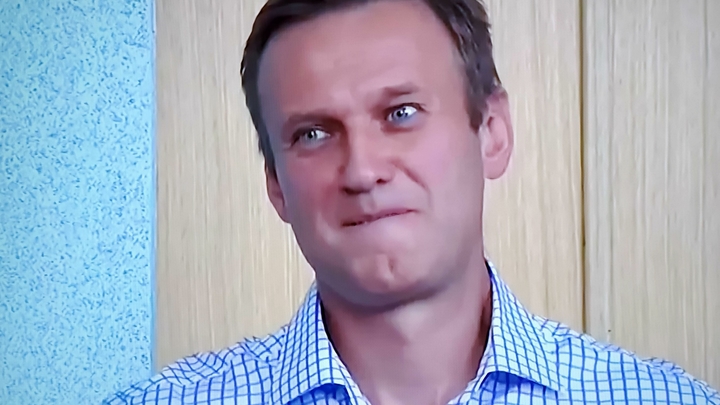 Есть все основания подать в суд: Омским врачам подсказали управу на Навального