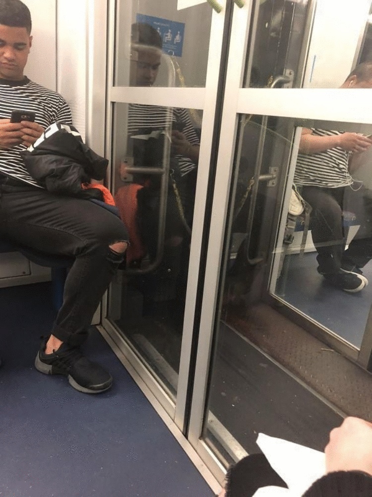 26 подозрительных случаев, когда Матрица вышла из строя и породила удивительные совпадения 