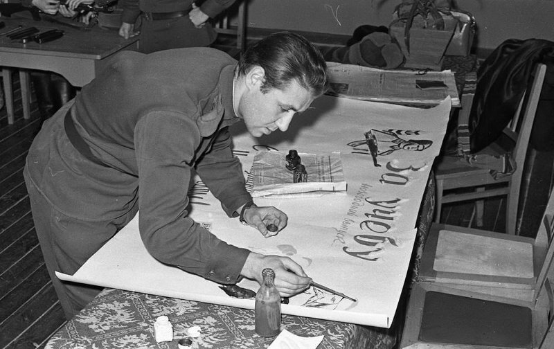 Молодые артисты цирка на службе в армии
Семен Мишин-Моргенштерн, 1961 - 1962 год, МАММ/МДФ. 