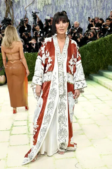 Met Gala — 2026: Ким Кардашьян с матерью, Блэйк Лайвли, Сьюки Уотерхаус и Сиара на красной дорожке Images, Дженнер, Николь, ДженнерРанее, красной, дорожке, вечера, появились, Джиджи, Хадид, Ирина, Шейкв, бюстгальтере, бриллиантами, Жукова, Перри, Метрополитенмузее, Кидман, СиараСиараКрис, дочерью