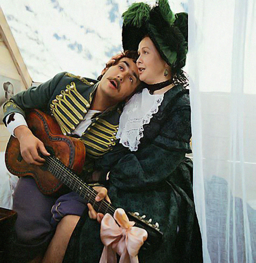 Наталья Гундарева и Стас Садальский в кинокартине Эльдара Рязанова "О бедном гусаре замолвите слово..."