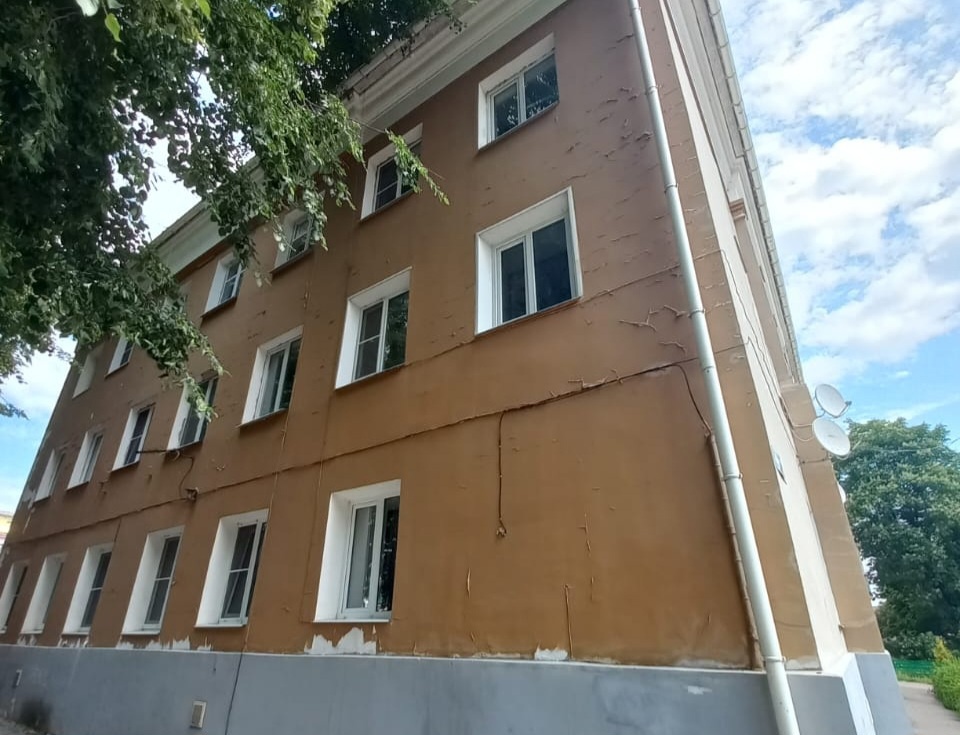 В Тамбовской области годовалый малыш выпал из окна третьего этажа