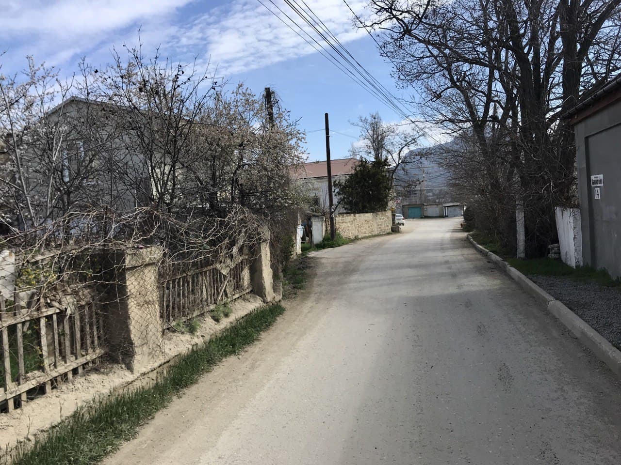 Попали в плен к 
