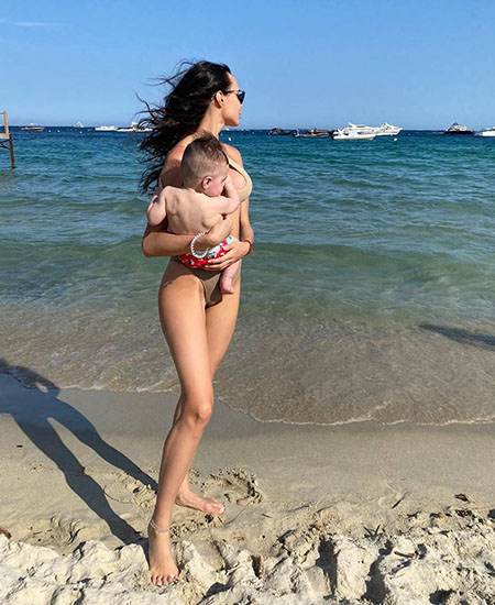 Как Светлана Лобода, Анастасия Решетова, Татьяна Навка и другие звездные мамы проводят лето со своими детьми Как Светлана Лобода, Анастасия Решетова, Татьяна Навка и другие звездные мамы проводят лето со своими детьми Хроника