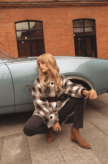 Баухаус, power dressing от Зендаи и гардероб путешественниц: смотрим новые осенние лукбуки Лукбук