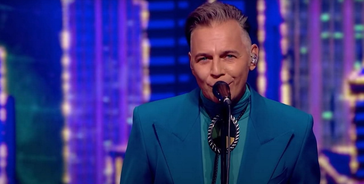 Известный российский исполнитель Илья Лагутенко, лидер группы «Мумий Тролль», выступил на новогоднем концерте «Вечернего...