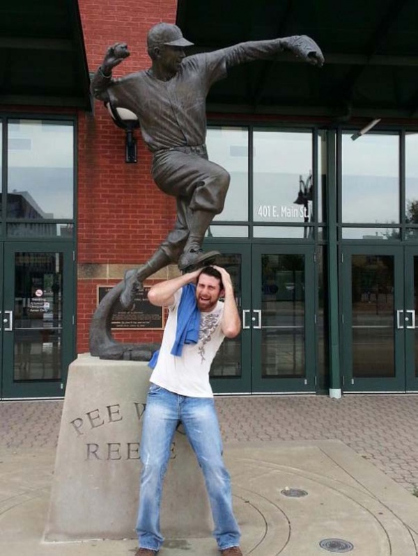 Фотографируйтесь с памятниками правильно! Фотографируйтесь с памятниками правильно! мир,путешествие,туризм