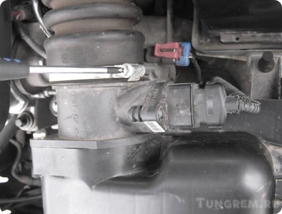 Замена ДМРВ датчика массового расхода воздуха Lada Kalina