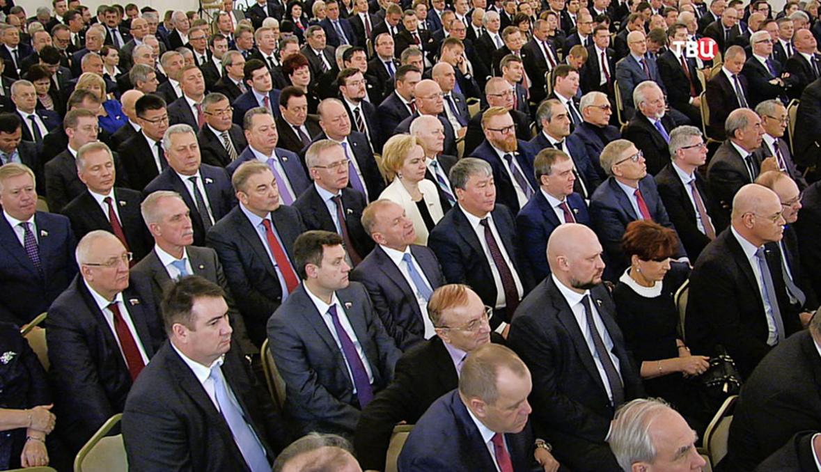 Государственная должность в России это источник кормления. власть,доходы,общество,россияне