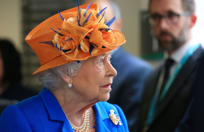 MANCHESTER, ENGLAND - MAY 25: Queen Elizabeth II visits the Royal Manchester Children's Hospital to meet victims of the terror attack in the city earlier this week and to thank members of staff who treated them on May 25, 2017 in Manchester, England.  Queen Elizabeth visited the hospital to meet victims of the Manchester Arena terror attack and to thank members of staff who treated them. (Photo by Peter Byrne/WPA Pool/Getty Images)