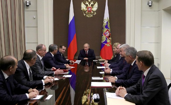 Владимир Путин на совещание с постоянными членами Совета Безопасности. Фото: kremlin.ru